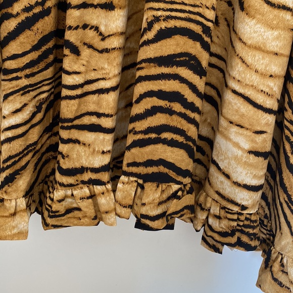 Mini brown combo dress from Fashion Nova size large but can fits medium size - Picture 5 of 9